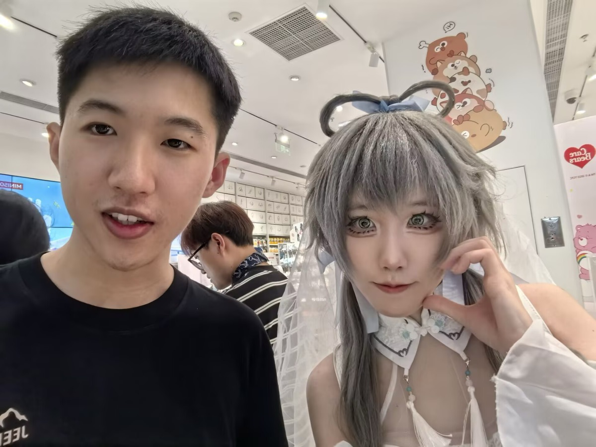 和伙伴的合影