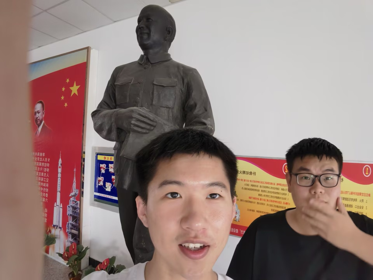 和伙伴的合影